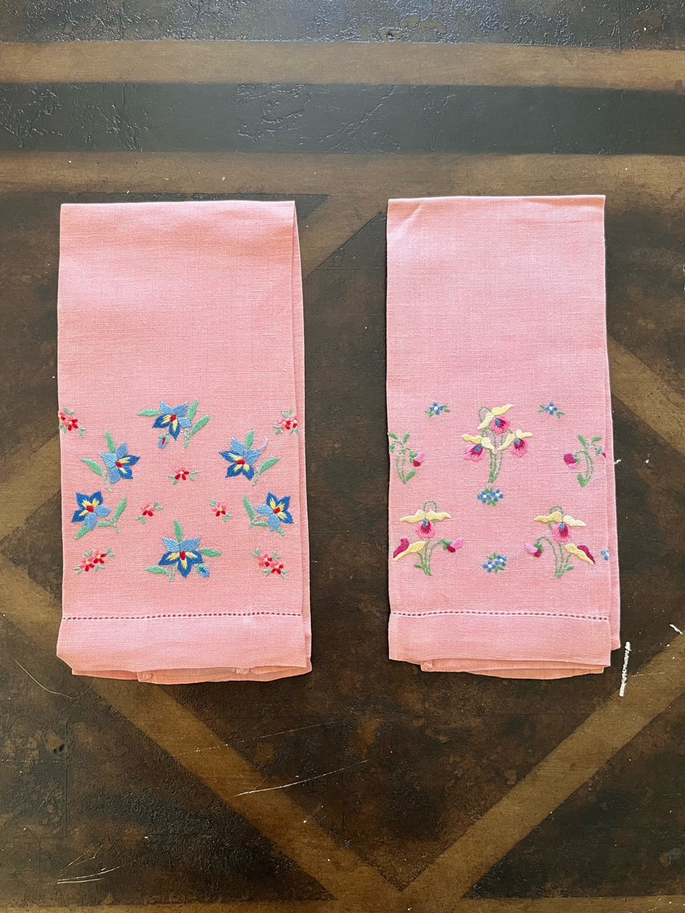 Set of 2 Vintage Floral Embroidered Linen Hand Towels